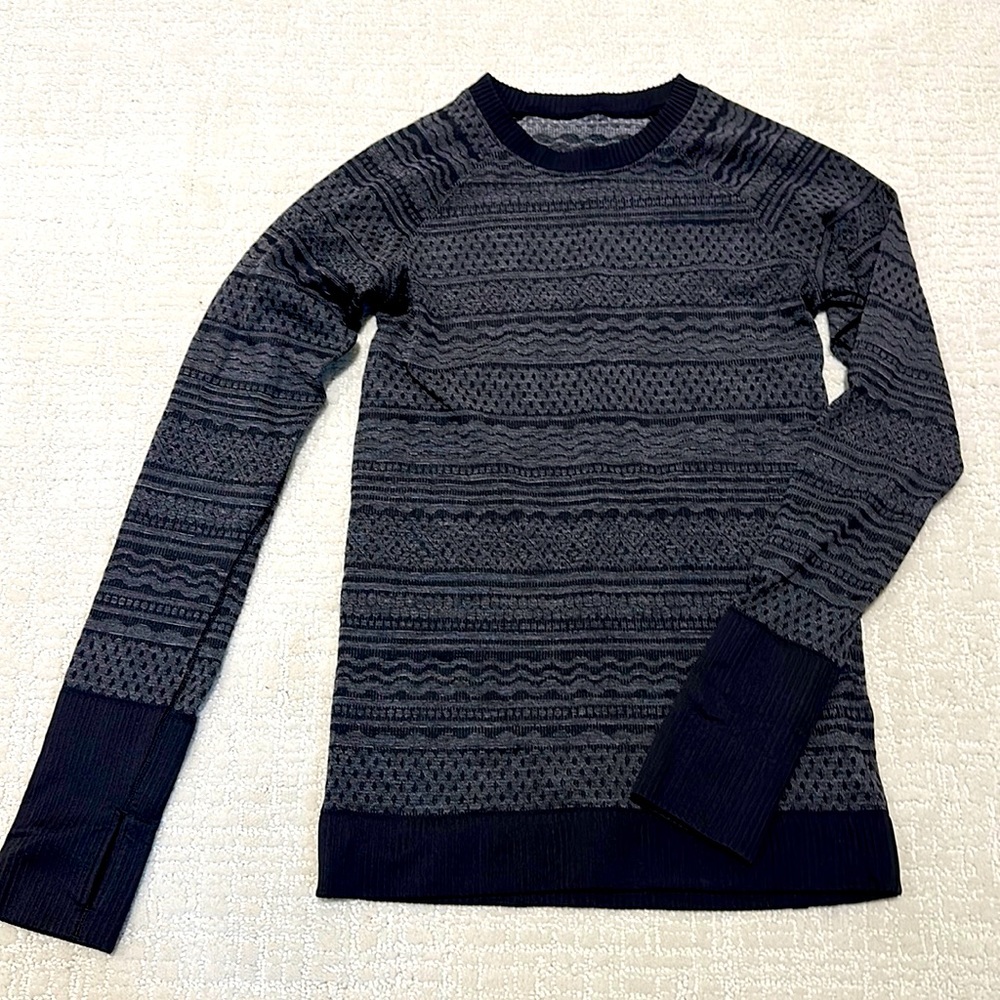 Lululemon Long Sleeve Raglan Crew Sz 4